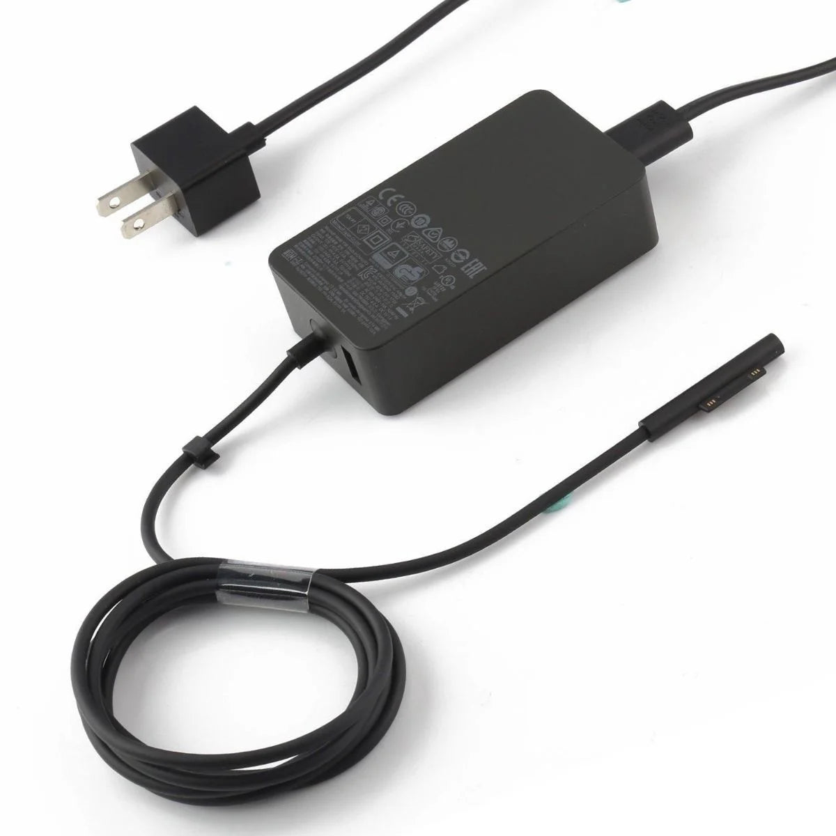 Adaptador Microsoft Surface 65 W – Conector Magnético y Puerto USB